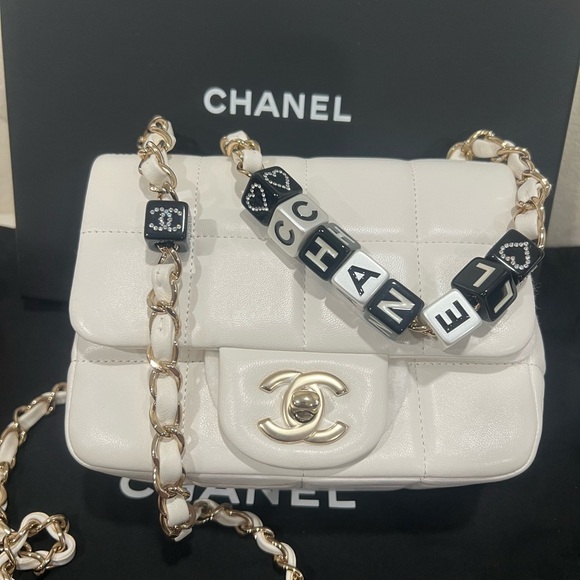Chanel White mini Lambskin Monacoco crossbody Flap Bag - Picture 2 of 16